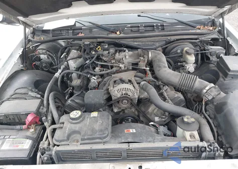 2003 Mercury Grand Marquis Gs z USA, uszkodzony, nr VIN 2MEFM74W23X703173